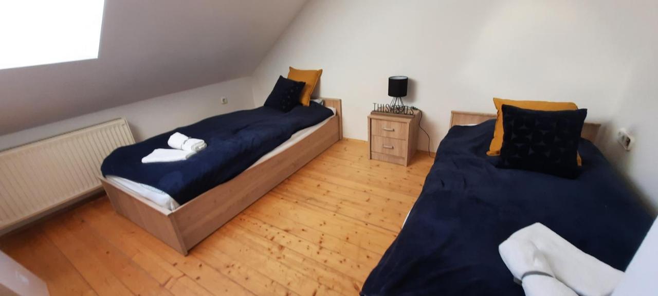 בודפשט Hi-Bp Garden City Batsanyi Apartment 3 Rooms, Apartment Upstairs Near The City Train With Free Parking מראה חיצוני תמונה