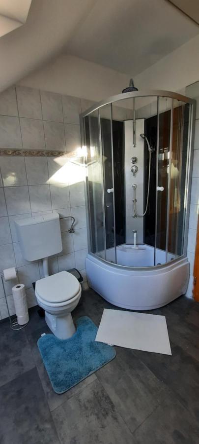 בודפשט Hi-Bp Garden City Batsanyi Apartment 3 Rooms, Apartment Upstairs Near The City Train With Free Parking מראה חיצוני תמונה