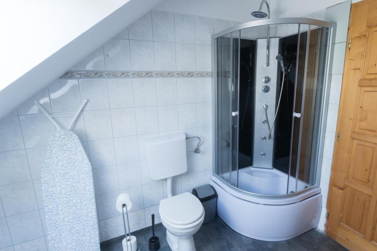בודפשט Hi-Bp Garden City Batsanyi Apartment 3 Rooms, Apartment Upstairs Near The City Train With Free Parking מראה חיצוני תמונה