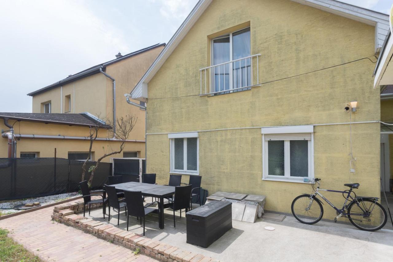 בודפשט Hi-Bp Garden City Batsanyi Apartment 3 Rooms, Apartment Upstairs Near The City Train With Free Parking מראה חיצוני תמונה