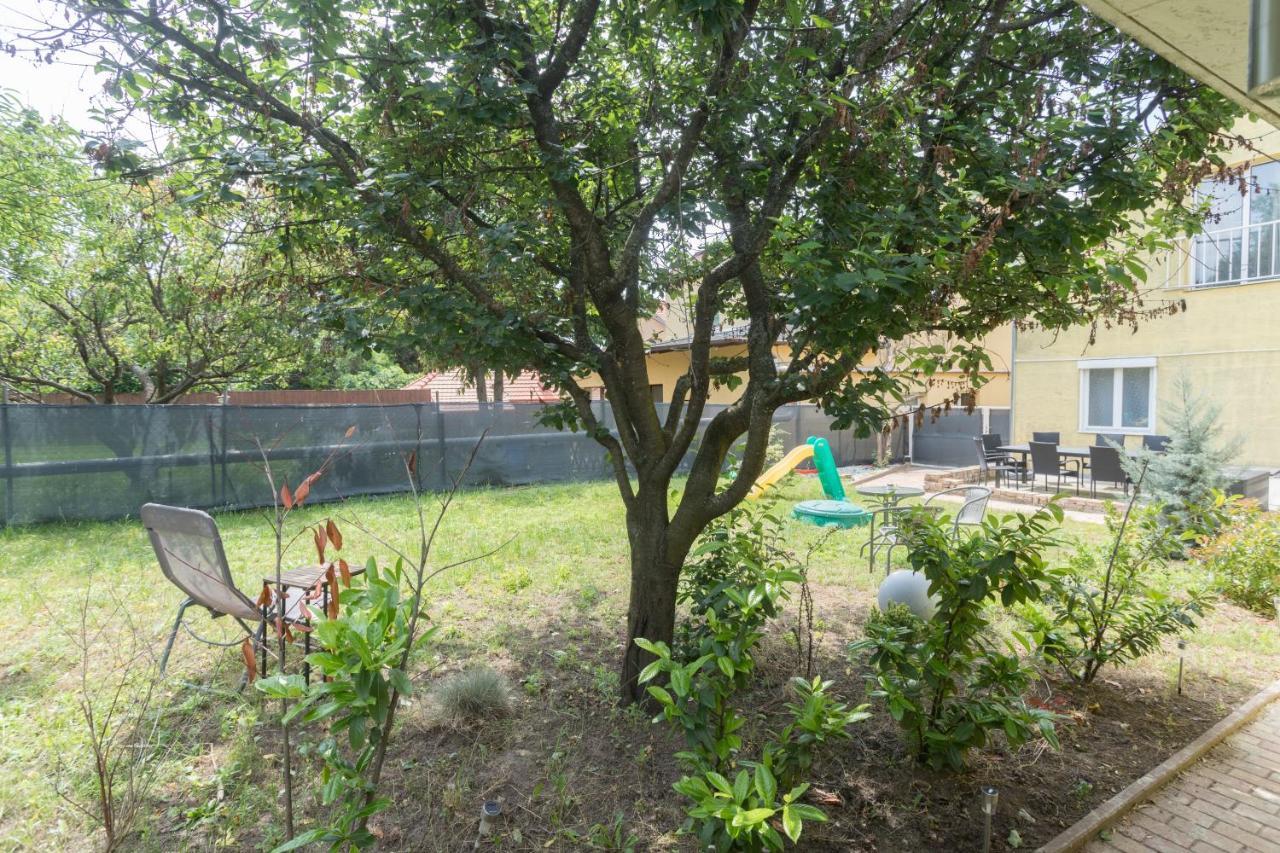 בודפשט Hi-Bp Garden City Batsanyi Apartment 3 Rooms, Apartment Upstairs Near The City Train With Free Parking מראה חיצוני תמונה